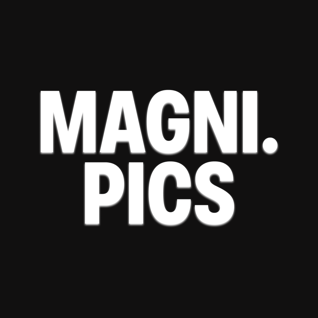 MagniPics iOS App